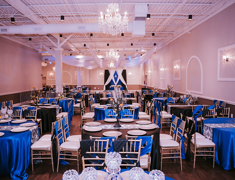 Sparkly quinceañera head table setup