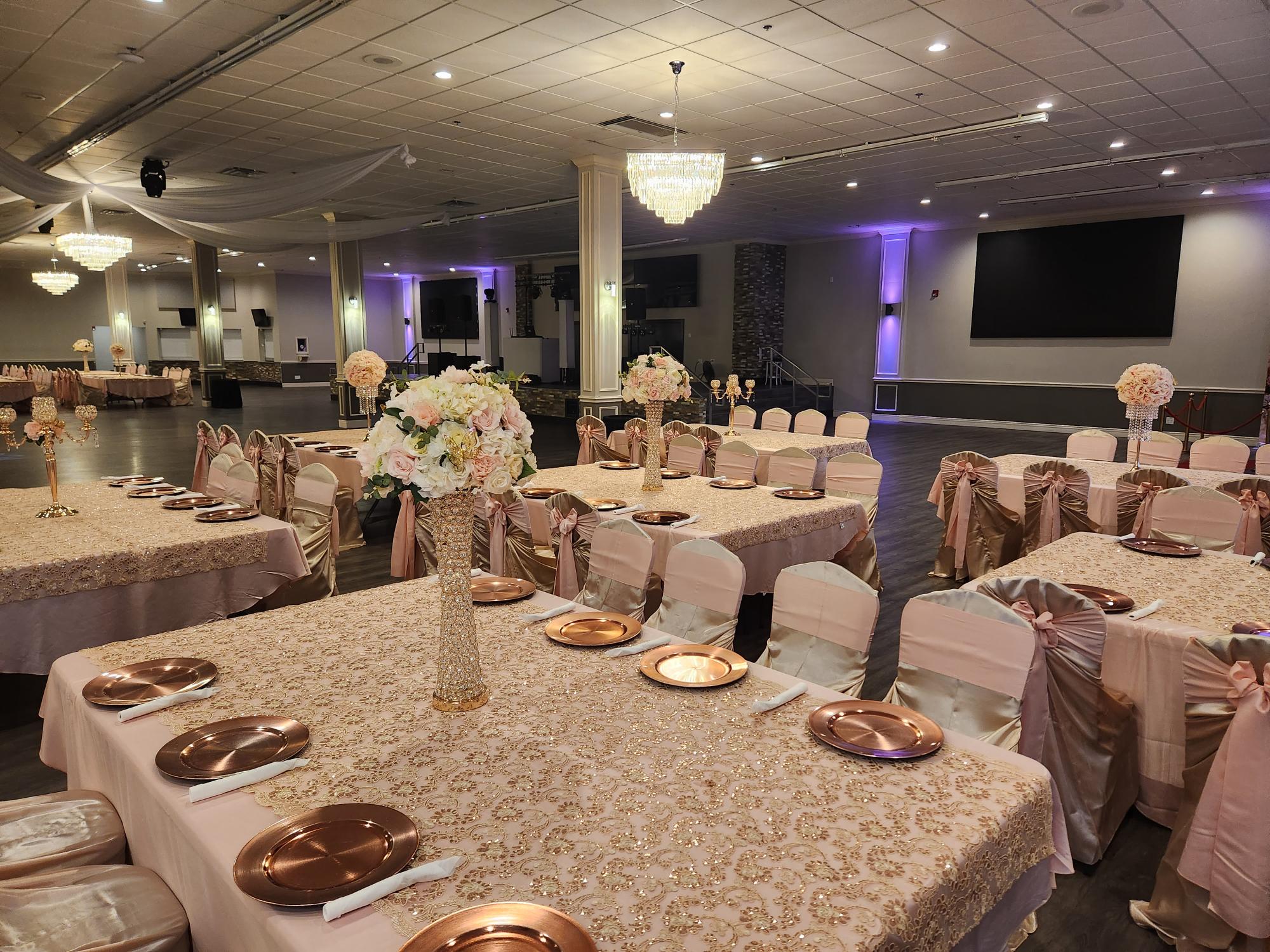 Luxury ballroom wedding package in San Antonio